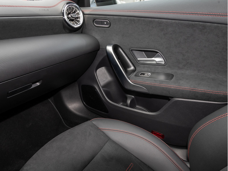 Mercedes-Benz CLA 35 AMG AMG CLA 35 4MATIC Coupé AMG-Sport+Aero+Pano+MLB — photo 15