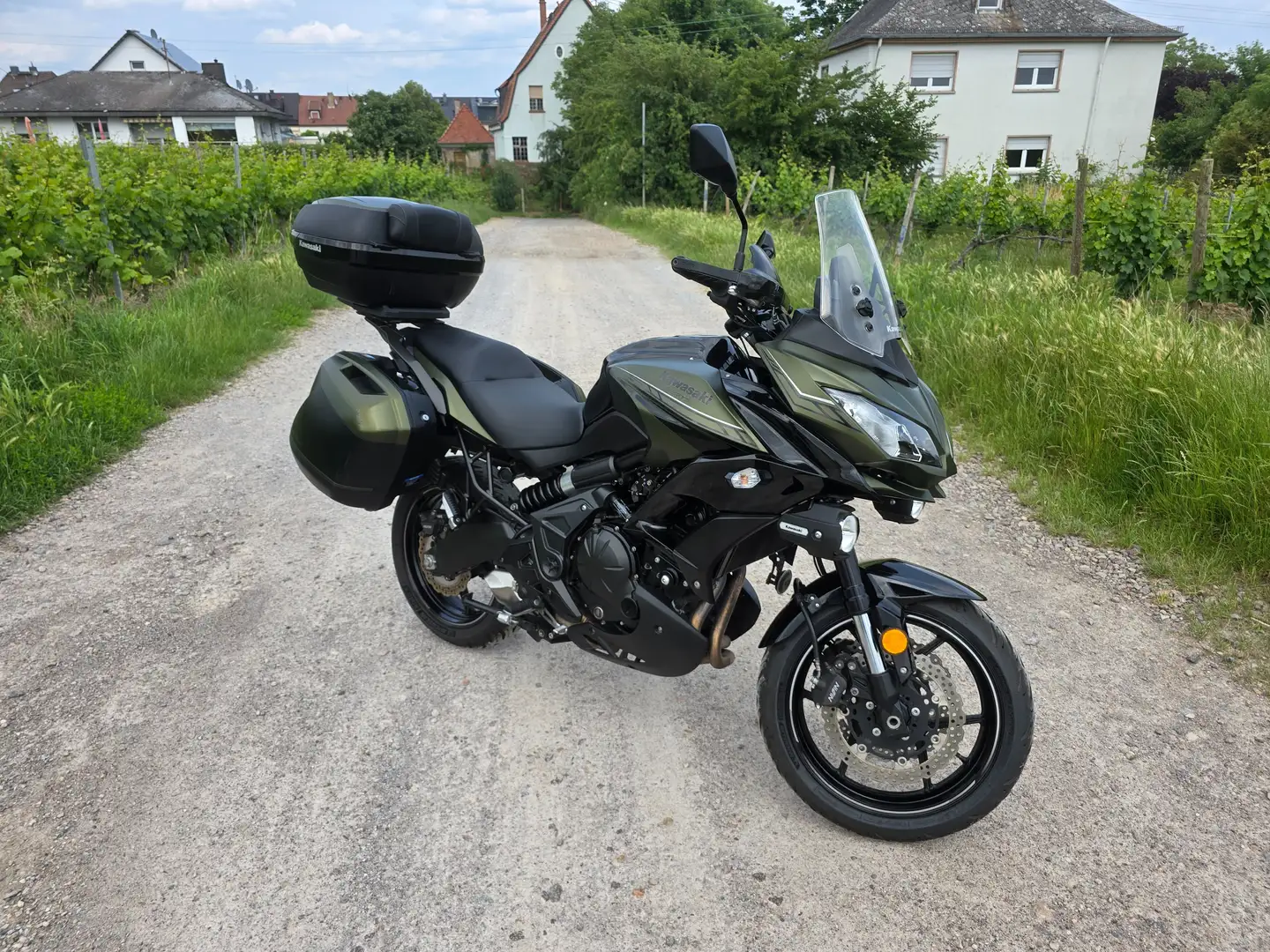 Kawasaki Versys 650 Grand Tourer Khaki MY 2020 Verde - 1