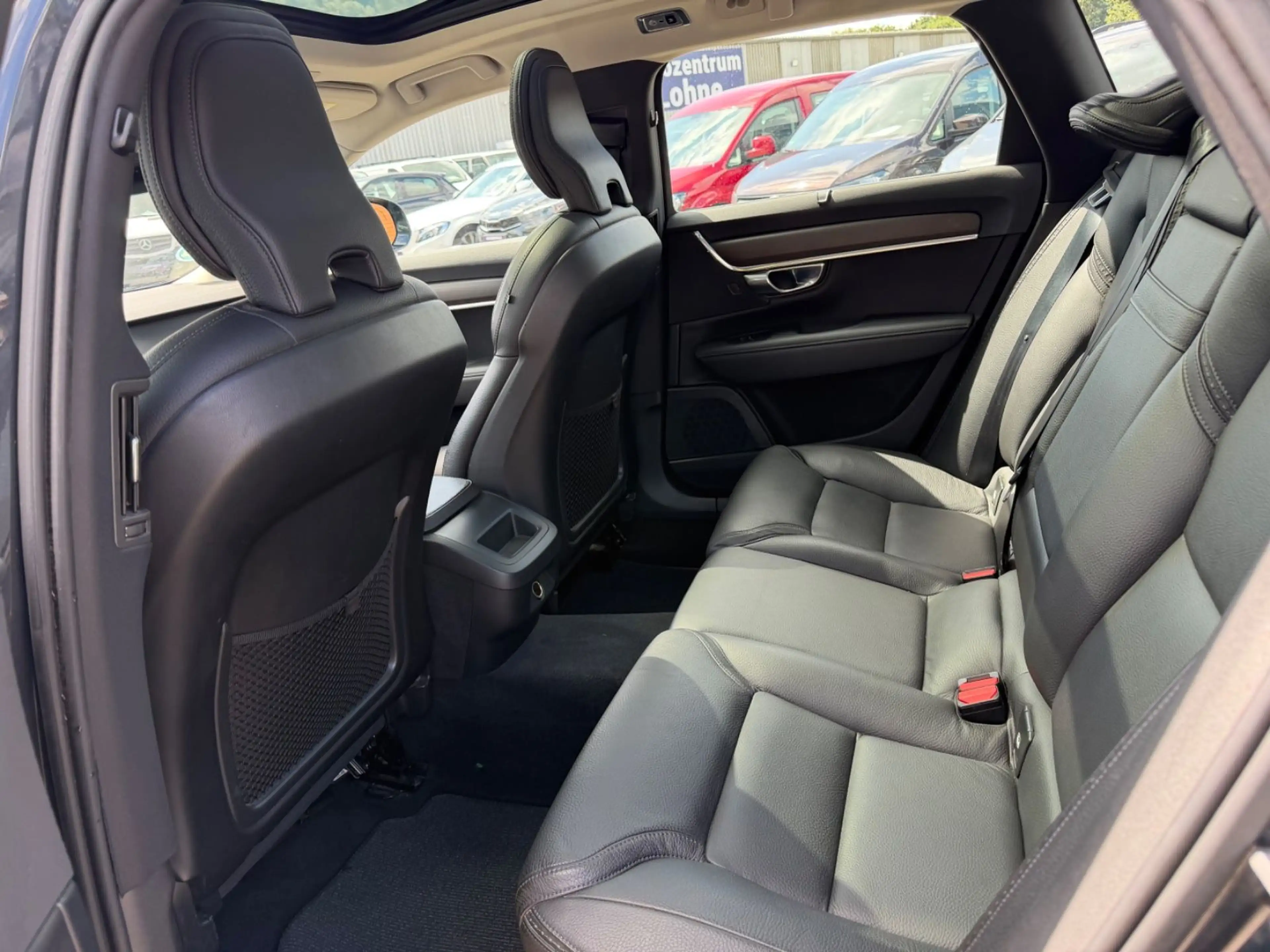 Volvo V90 Cross Country Basis AWD/EURO6/NAVI/LED — photo 13