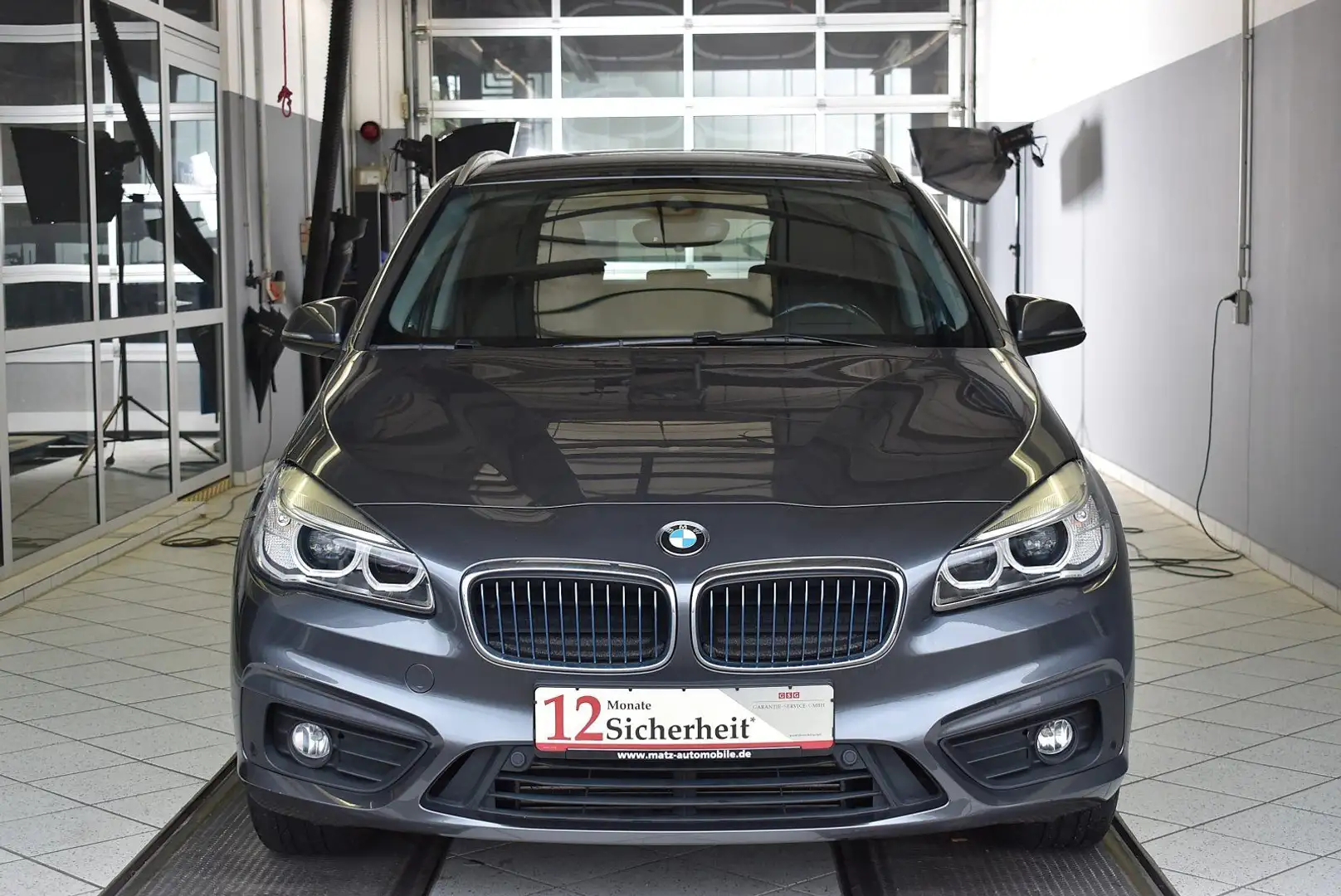 BMW 225 2er Active Tourer 225xe Advantage Steptronic*LED Grau - 2