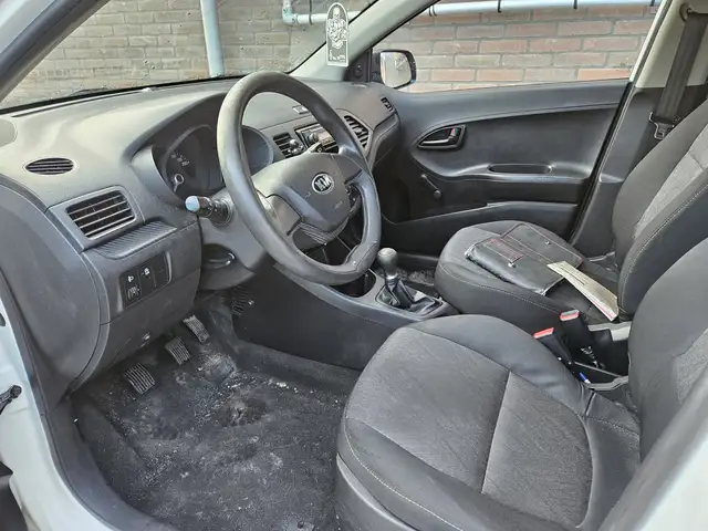 Kia Picanto view 8