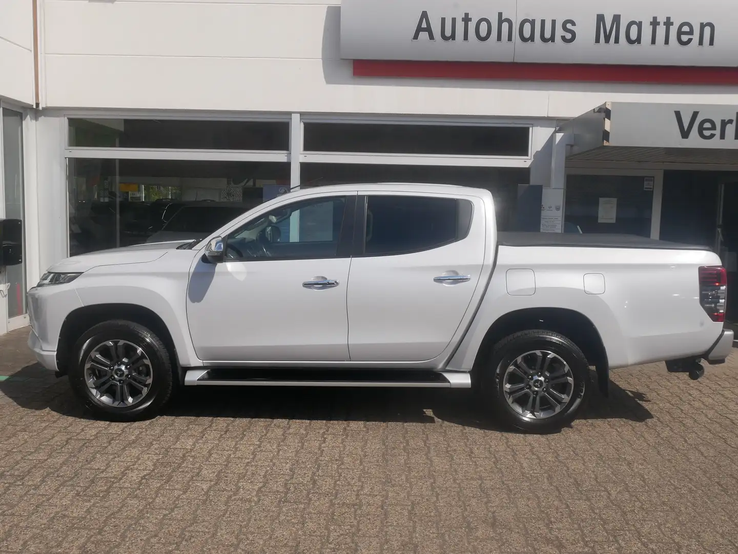 Mitsubishi L200 Intro Edition Doppelkabine 4WD - 2
