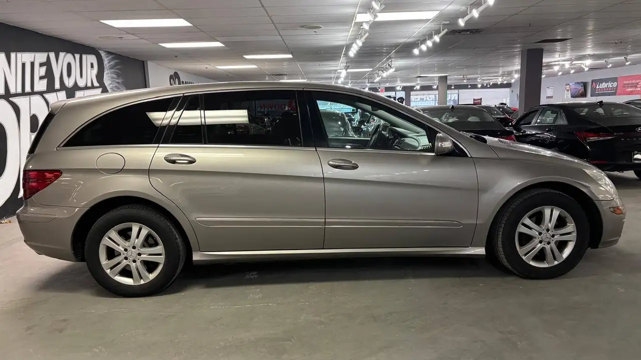 Mercedes-Benz R-Class снимка Mercedes-Benz R-Class