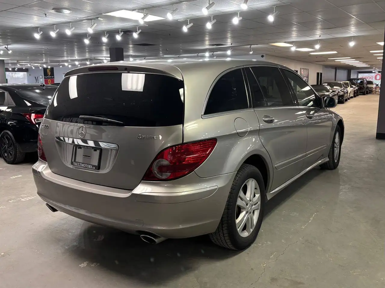 Mercedes-Benz R-Class снимка Mercedes-Benz R-Class