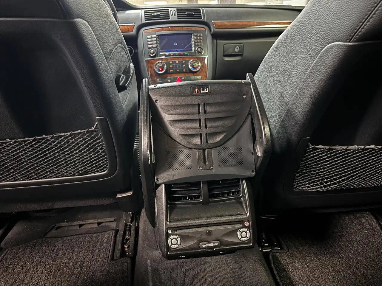 Mercedes-Benz R-Class снимка Mercedes-Benz R-Class