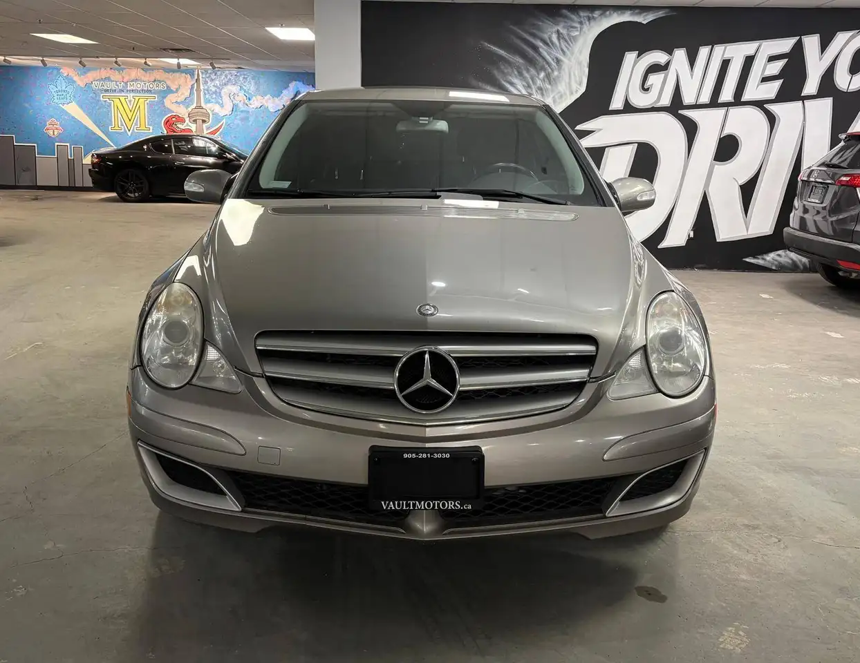 Mercedes-Benz R-Class снимка Mercedes-Benz R-Class