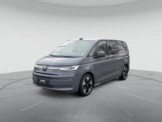 Volkswagen Multivan view 2