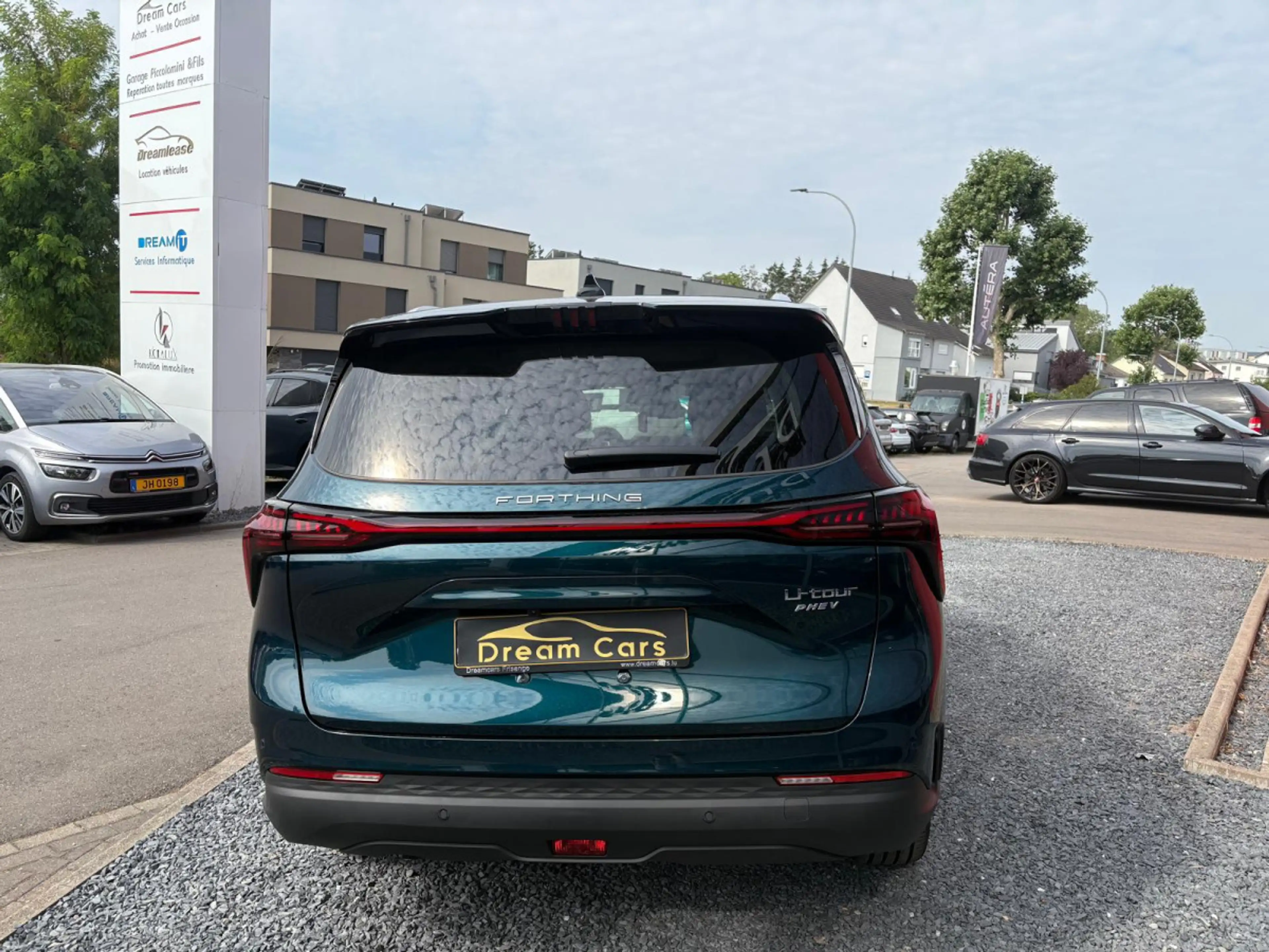 Forthing U-Tour M4 PHEV — photo 3