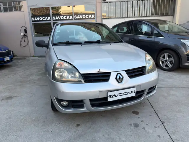 2008 Renault Clio in Silver for sale