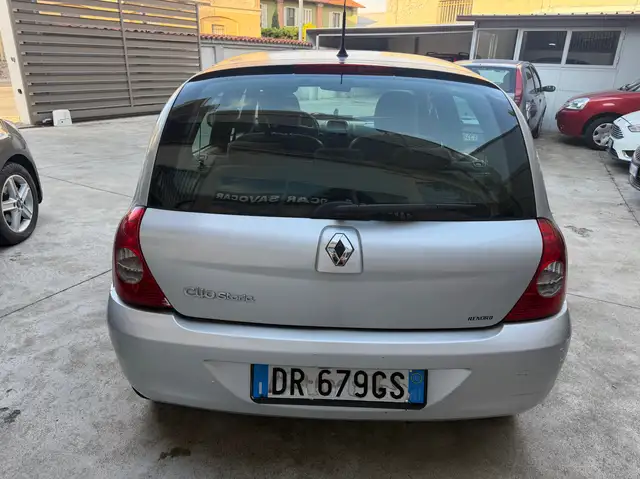 Renault Clio view 4