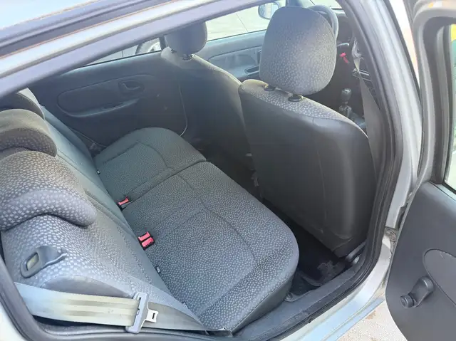Renault Clio view 14