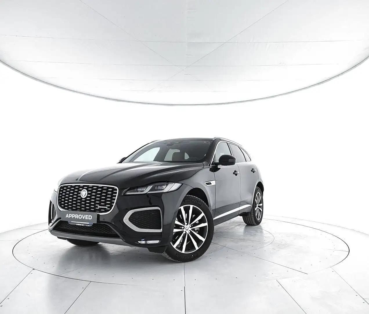 Jaguar F-Pace 2.0D AJ21-D4M AWD 5 Porte SWB R-Dynamic S 204PS Au Černá - 1