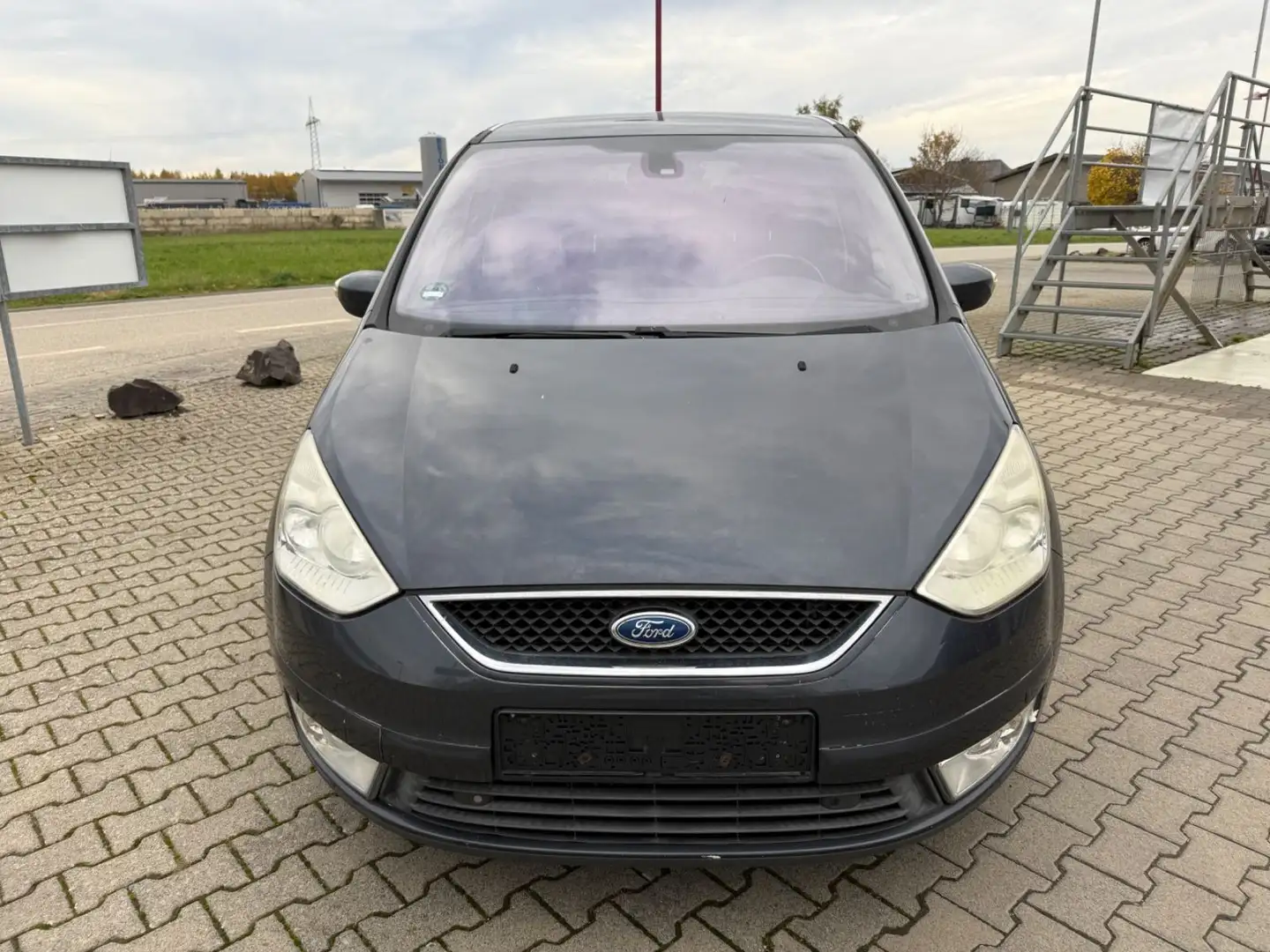 Ford Galaxy Trend Grau - 2
