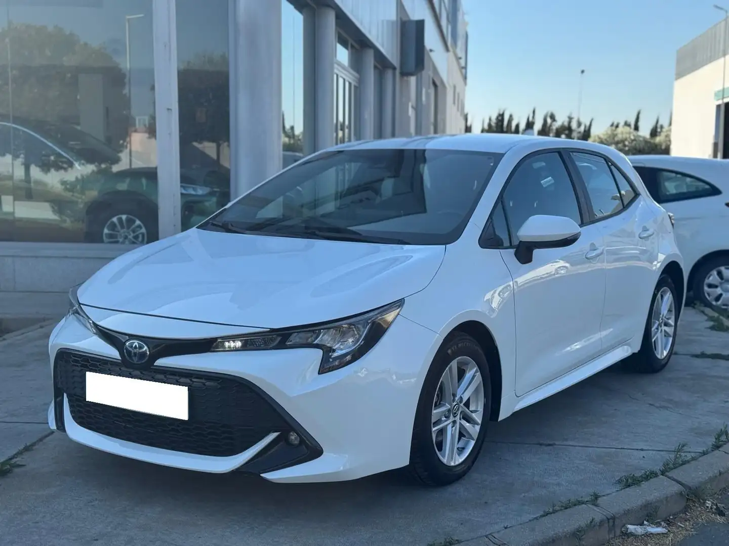 Toyota Corolla 1.8 125cv E-CVT Active Tech Blanc - 1