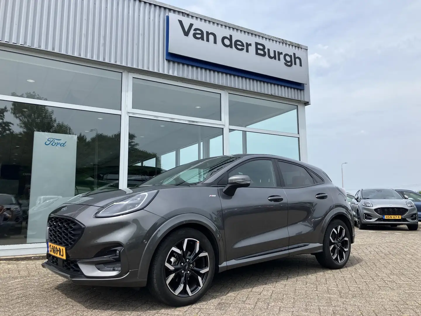 Ford Puma ST-Line X 1.0 EcoBoost Hybrid 125pk automaat Grijs - 2