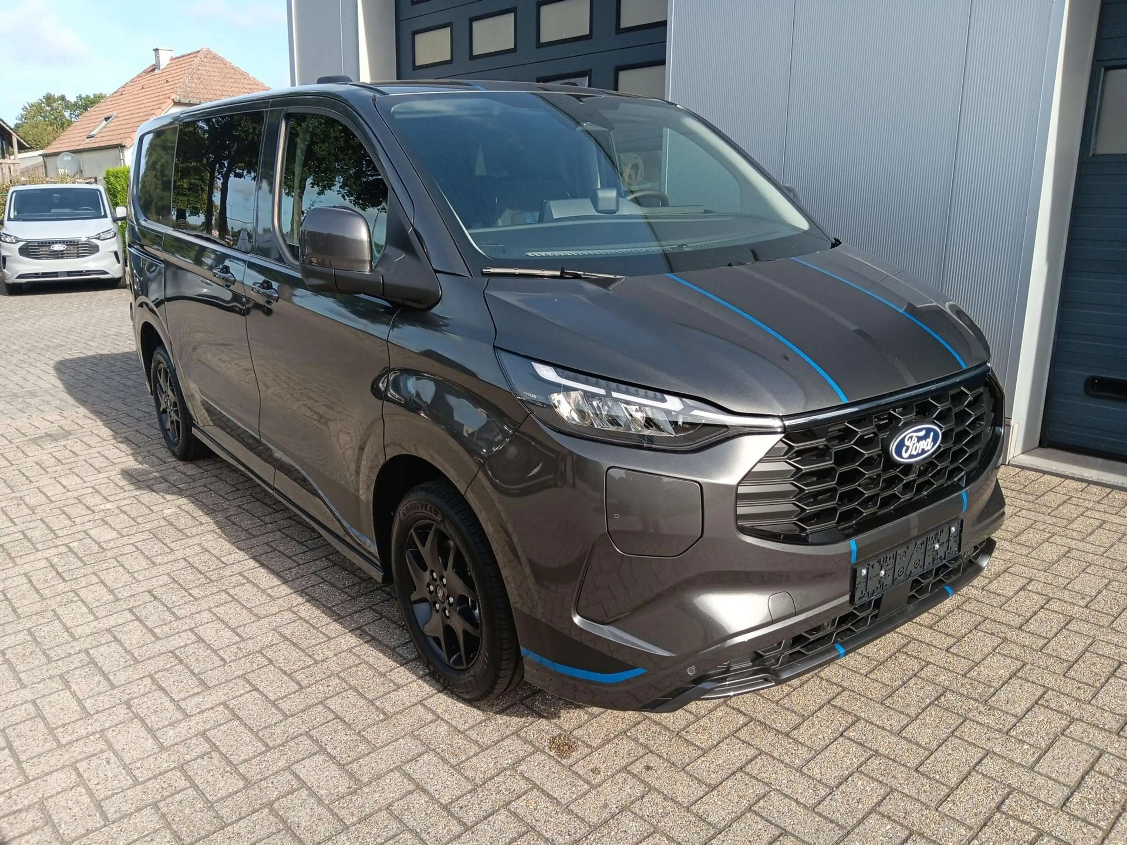 Ford Transit Custom L1 Sport PHEV Multi Use 5pl. 360° camera, adapt cr — photo 2