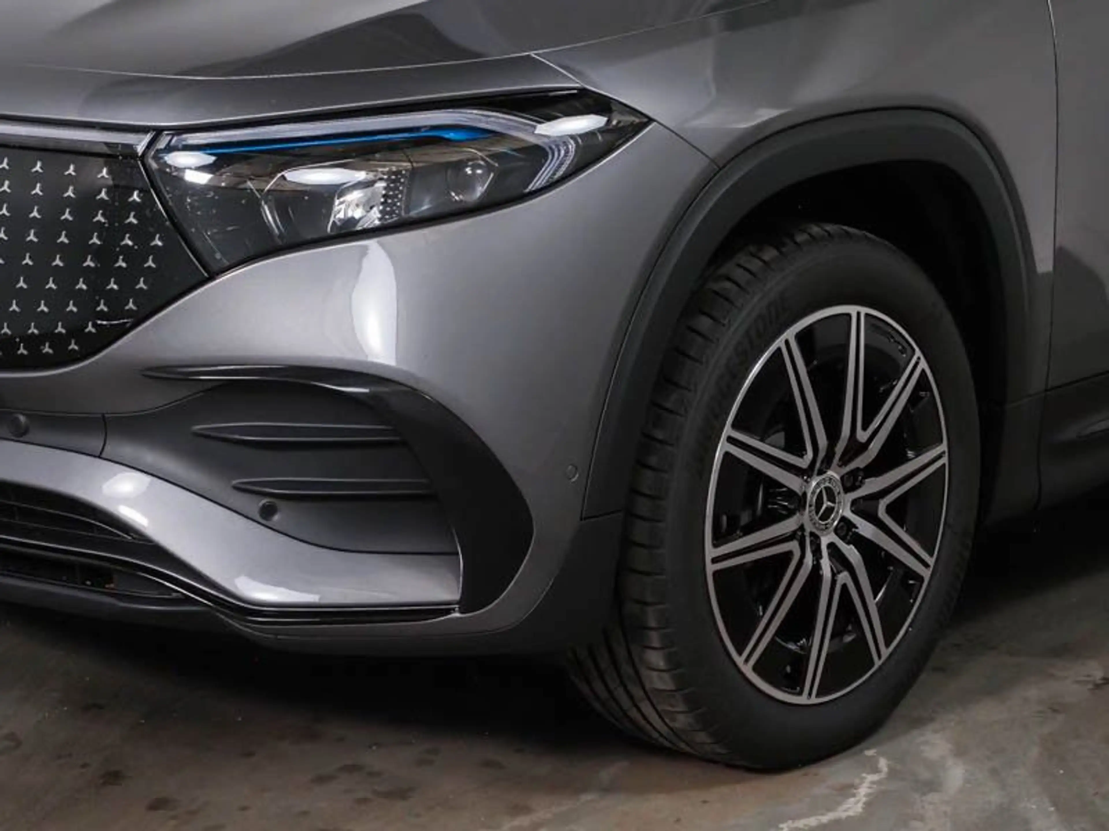 Mercedes-Benz EQB 250 — photo 3
