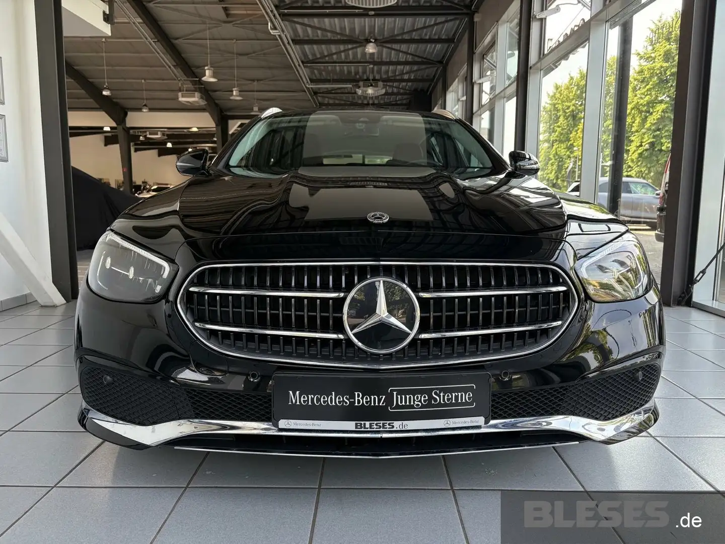 Mercedes-Benz E 220 E 220 d T AVANTGARDE+MBUX Prem+LED+Kamera+Totwinke Schwarz - 2