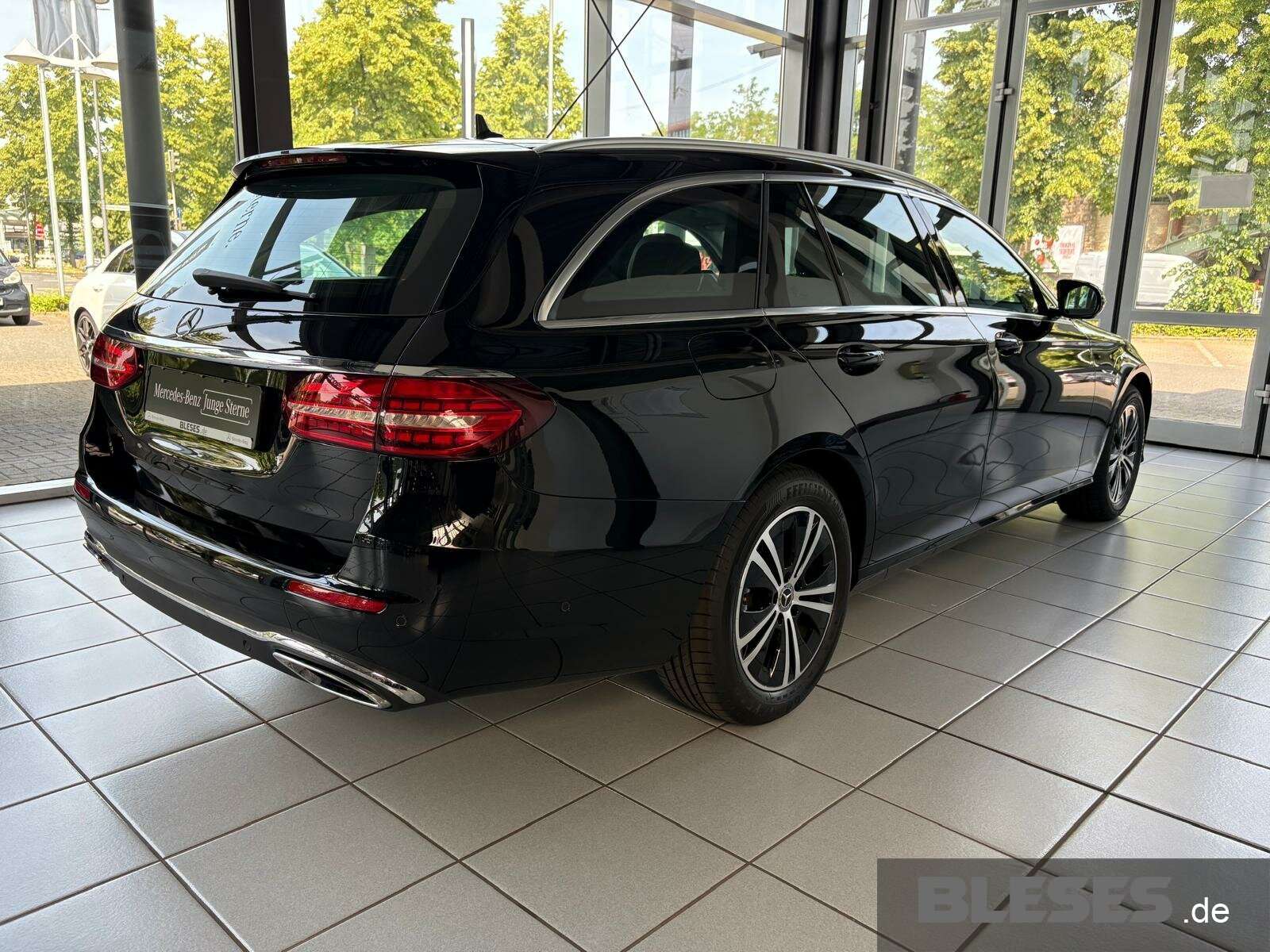 Mercedes-Benz E 220
