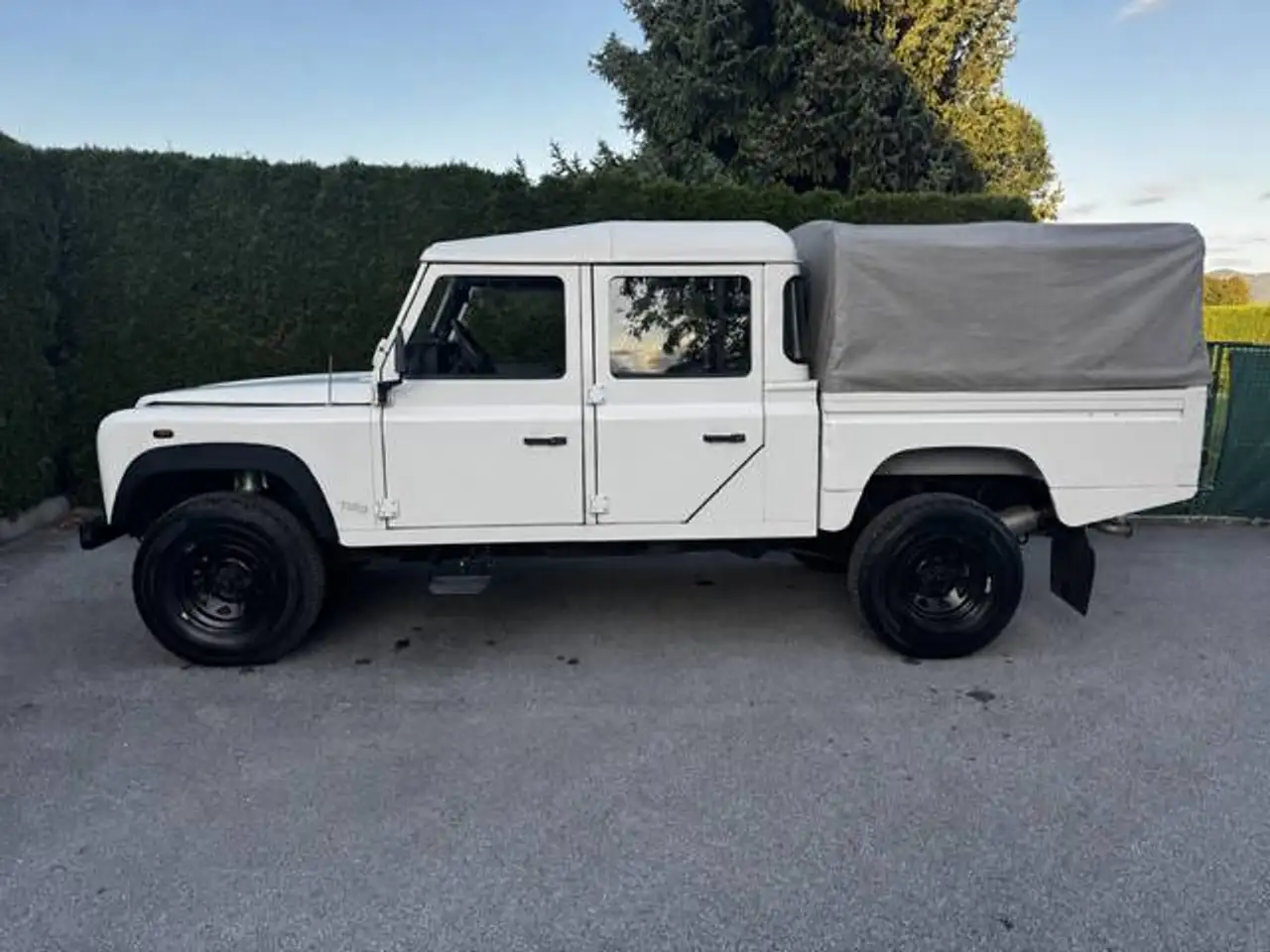 Land Rover Defender 130 Pickup, foto 3
