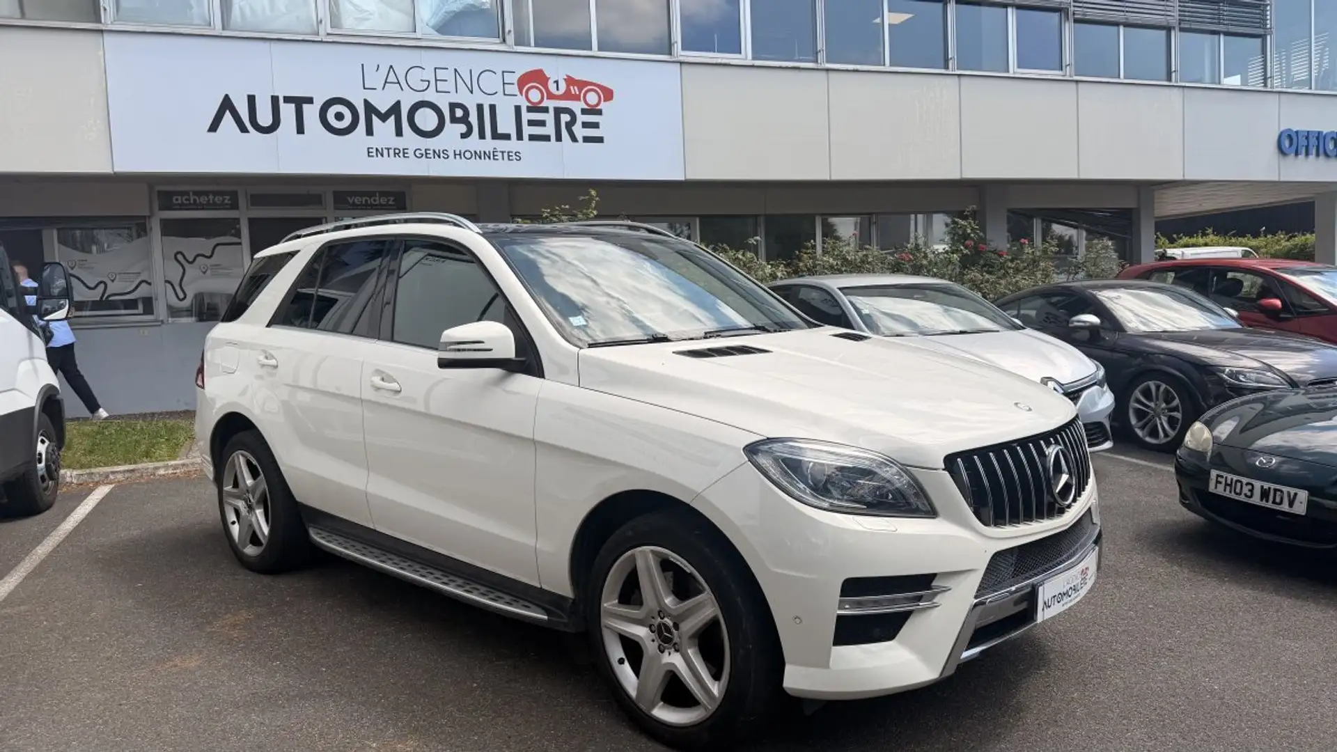 Mercedes-Benz ML 250 250 2.2 CDI 16V DPF BlueEFFICIENCY 4MATIC 7G-TRONIC+ 204 cv Boîte auto Weiß - 1