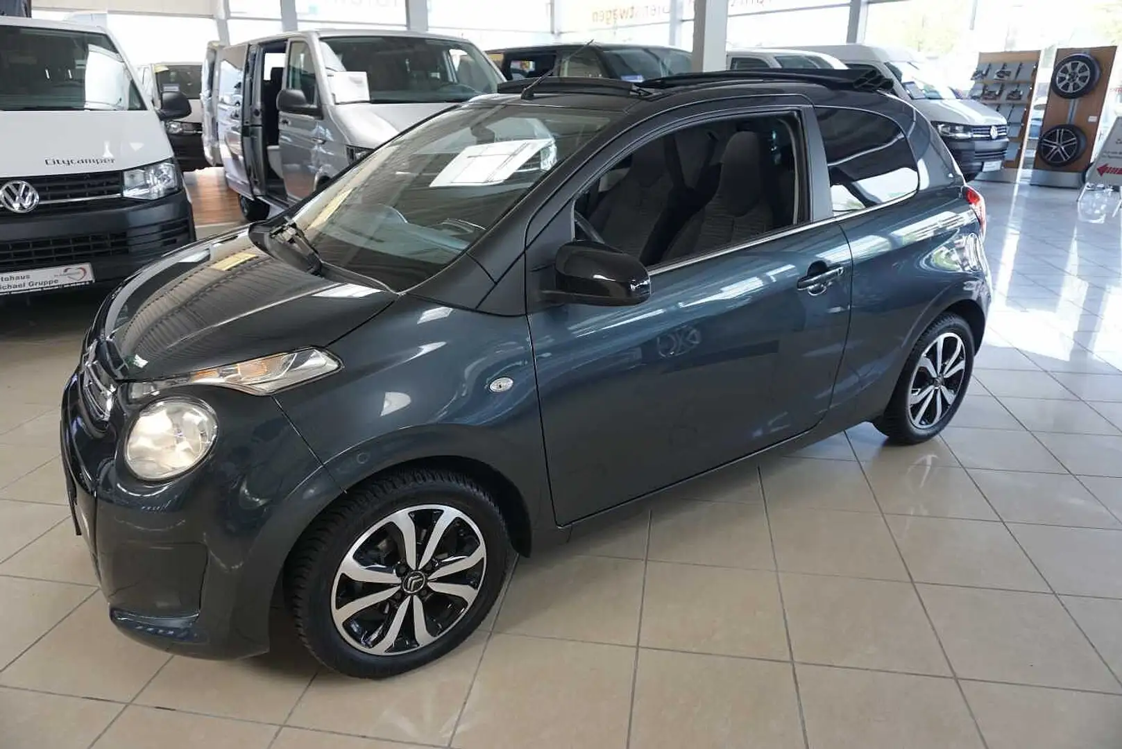 Citroen C1 Cabrio PureTech 82 Shine Grau - 1