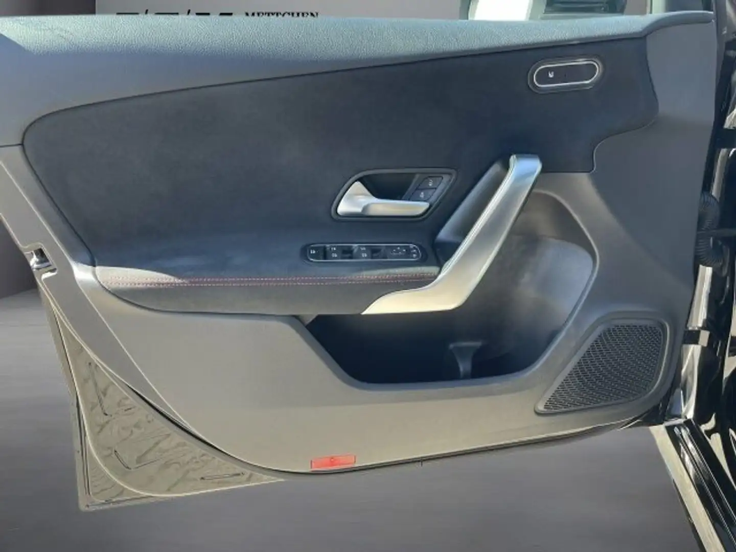 Mercedes-Benz A 180 AMG Line TWA|Sitzhz|Kam|Keyless|LED|LMF Noir - 2