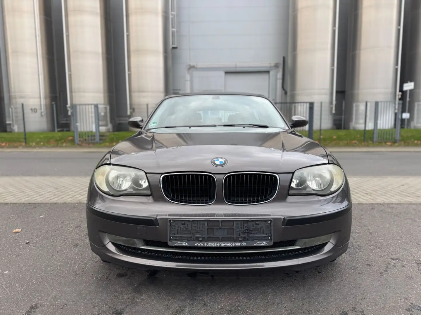 BMW 118 i KLIMA ALUFELGEN ADVANTAGE.SPORTSITZ PDC TÜV Grau - 2