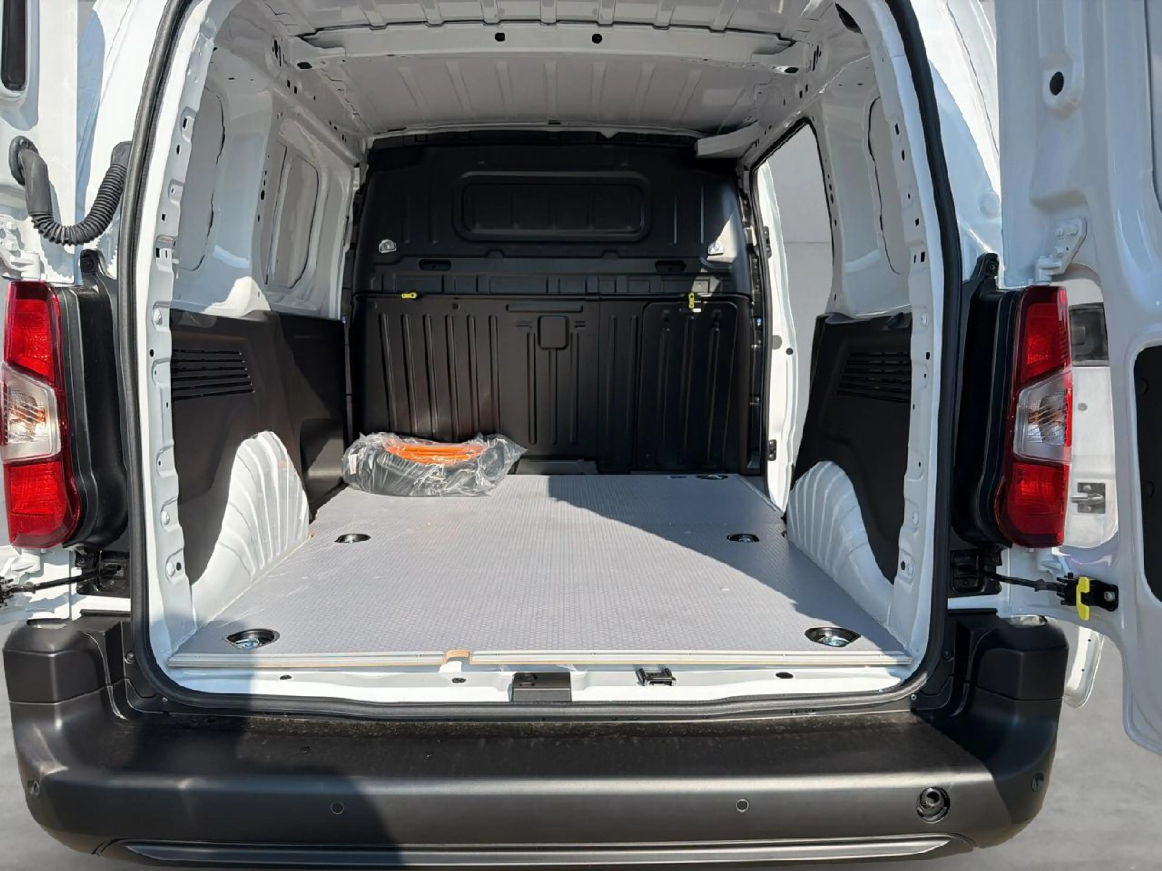 Toyota Proace City L1 Electric Meister — photo 7