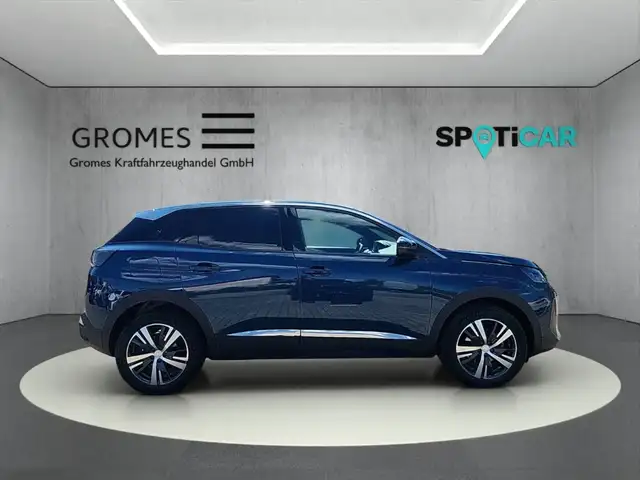 Peugeot 3008 view 2