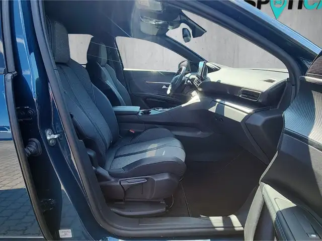 Peugeot 3008 view 13