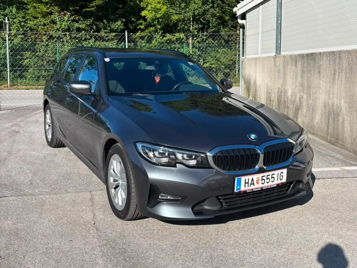 BMW 320 320 d xDrive Advantage Grau - 1