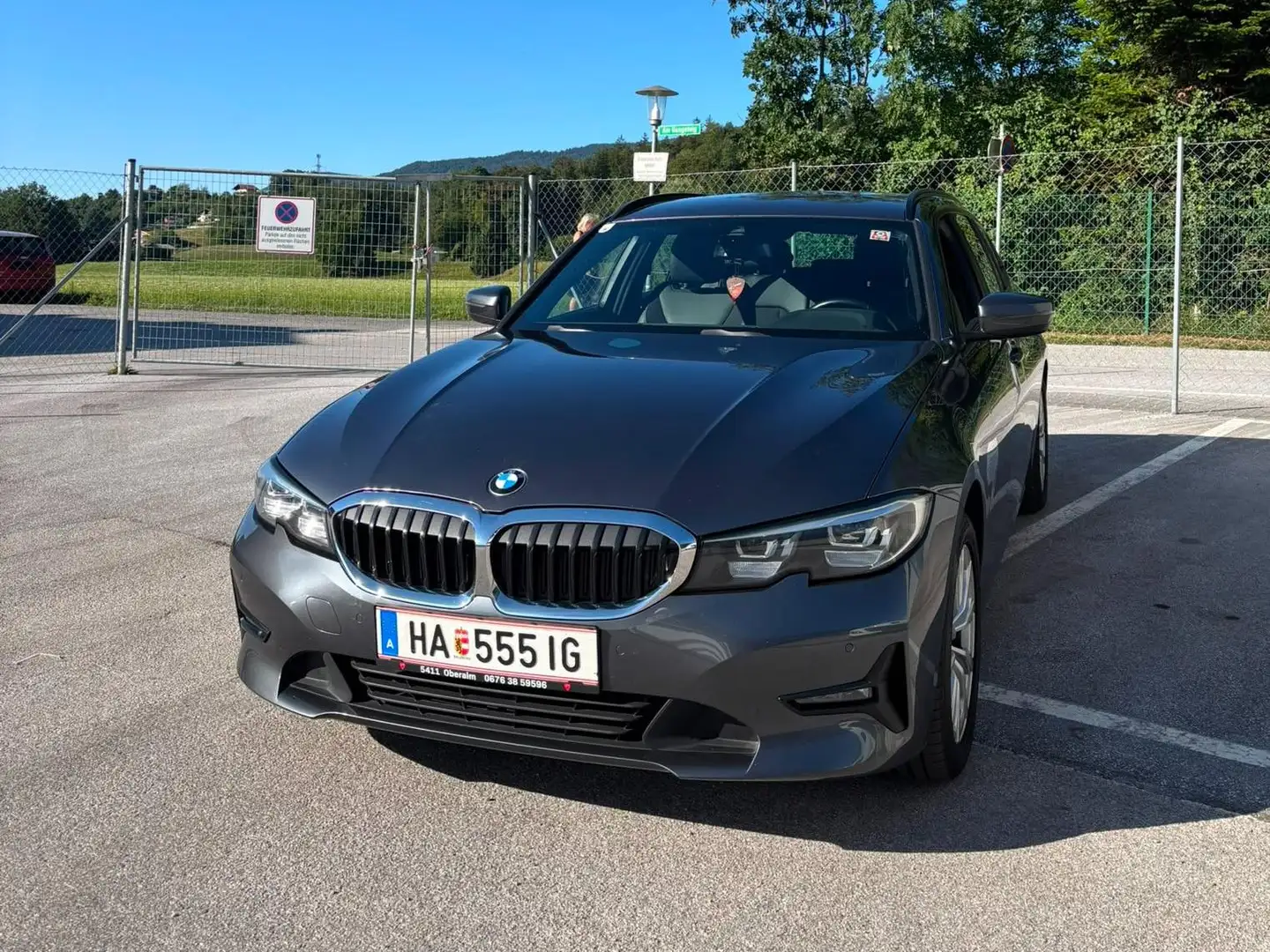 BMW 320 320 d xDrive Advantage Grau - 2