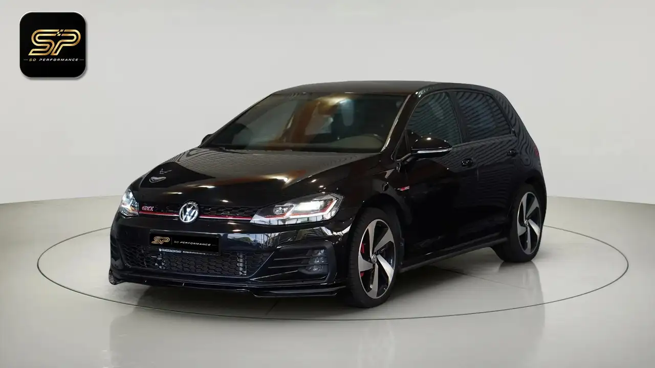 Volkswagen Golf GTI — photo 8