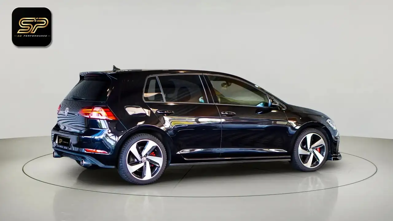 Volkswagen Golf GTI — photo 5