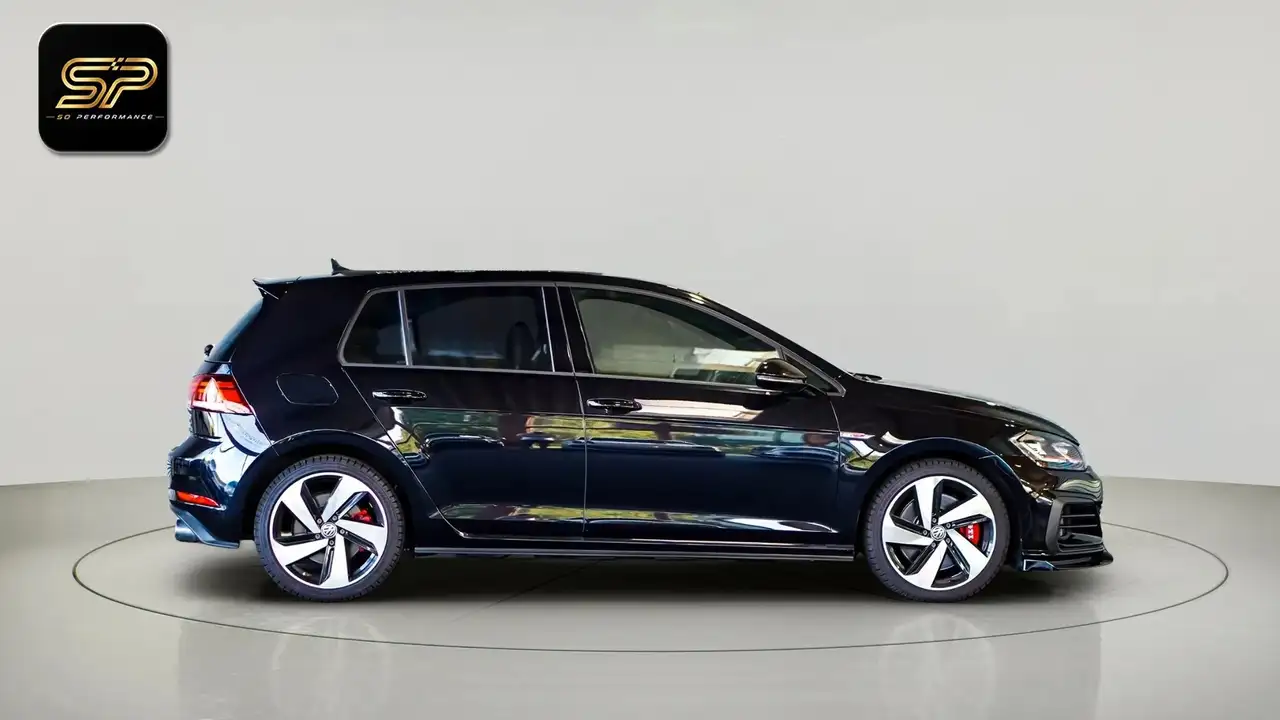 Volkswagen Golf GTI — photo 6