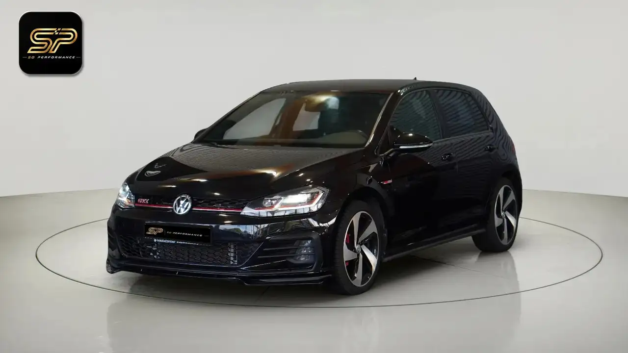 Volkswagen Golf GTI — photo 9