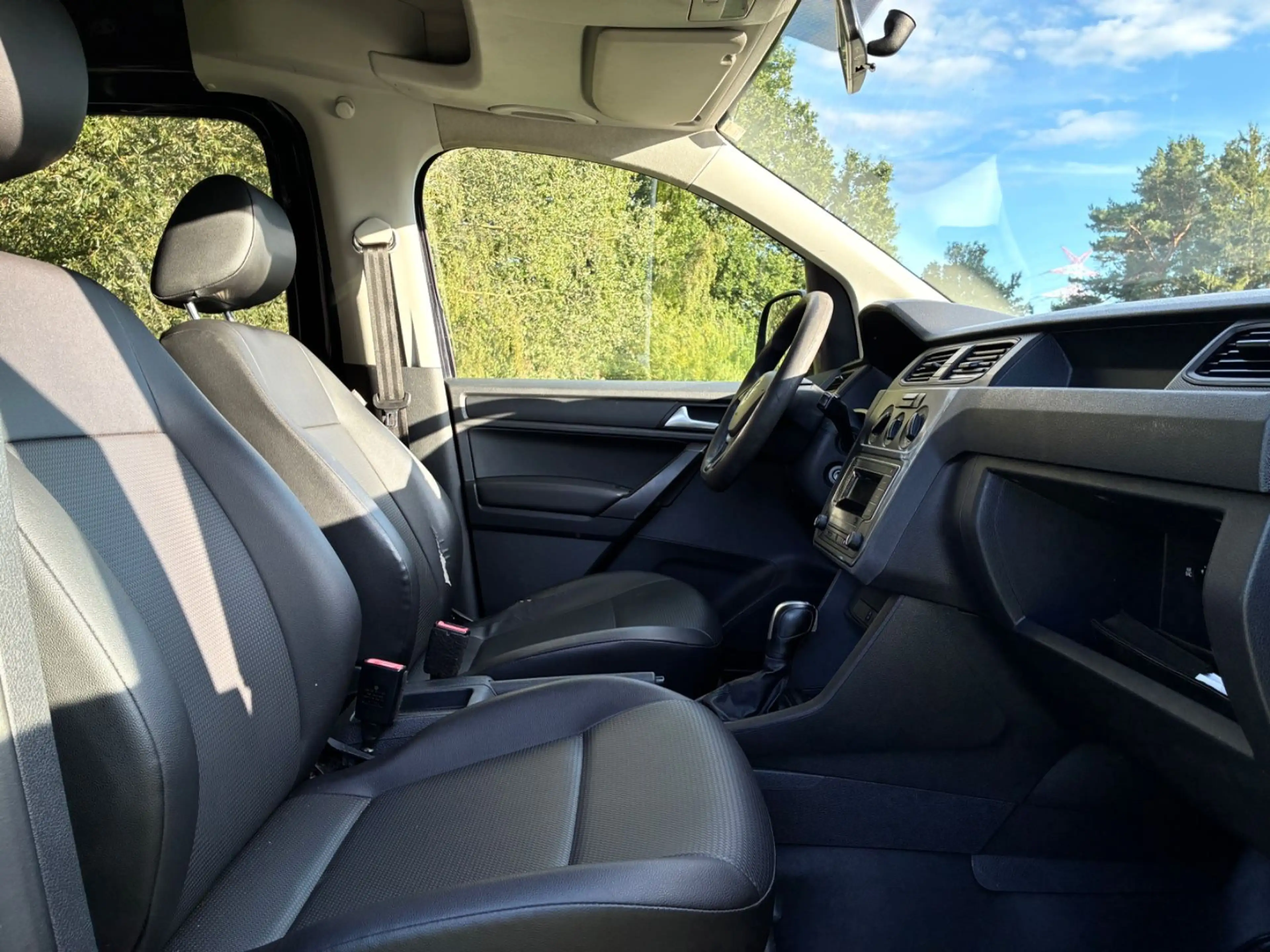 Volkswagen Caddy 2.0 TDI Automatik Tüv=Neu! 1.Hand 5-Sitzer — photo 8