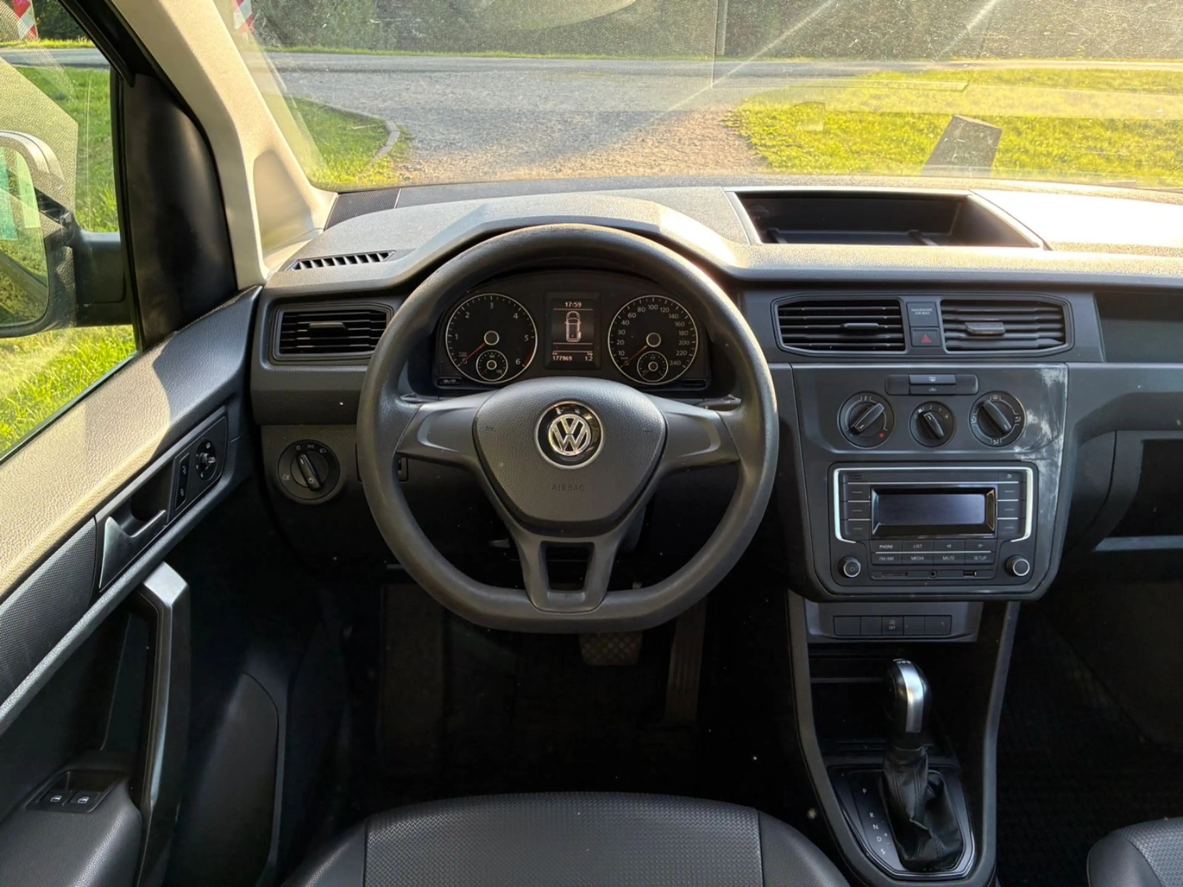 Volkswagen Caddy 2.0 TDI Automatik Tüv=Neu! 1.Hand 5-Sitzer — photo 10