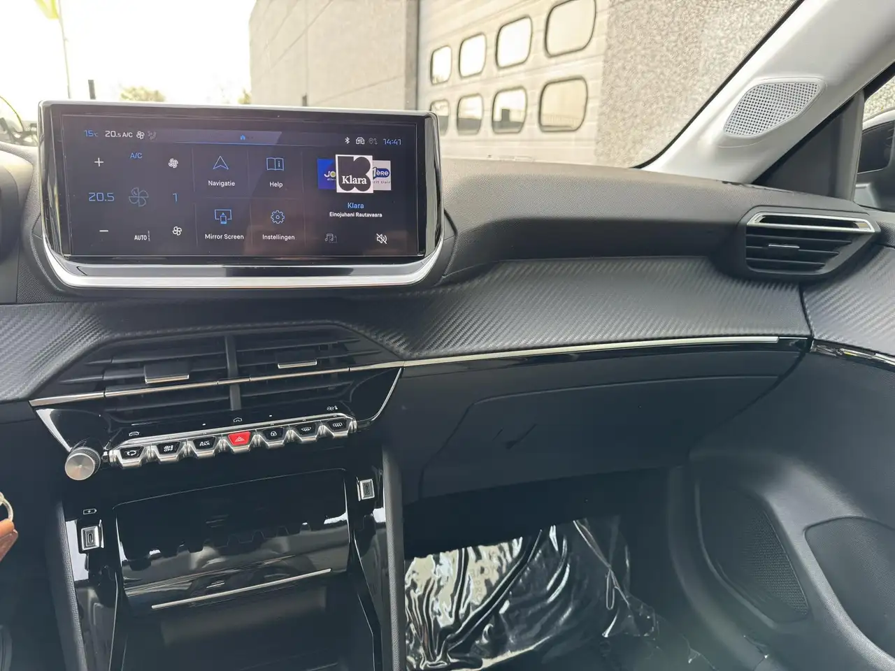 Peugeot 208 1.2T 100PK ALLURE NAVI/CAMERA/PARKPILOT 17