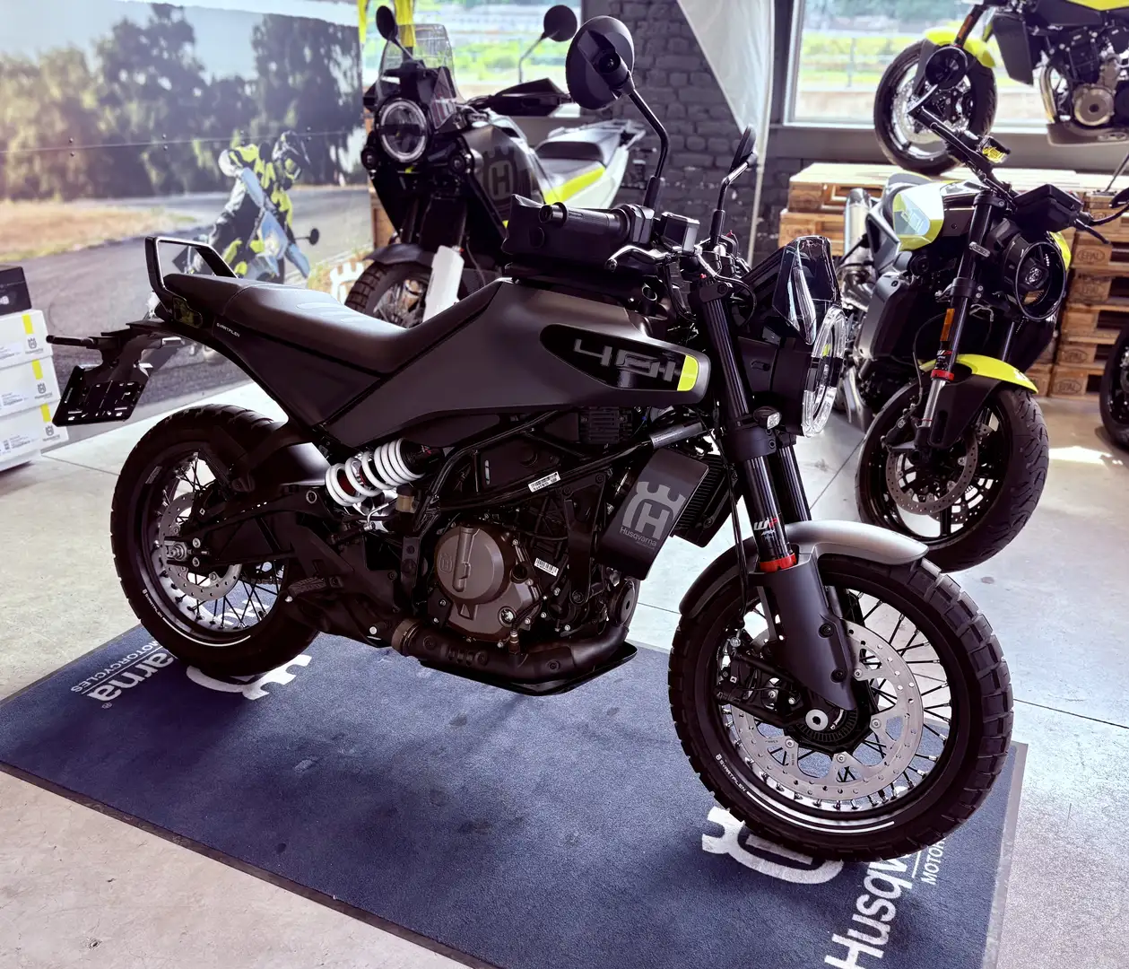 Husqvarna Svartpilen 401 - Permis A2 ✅ Gris - 1