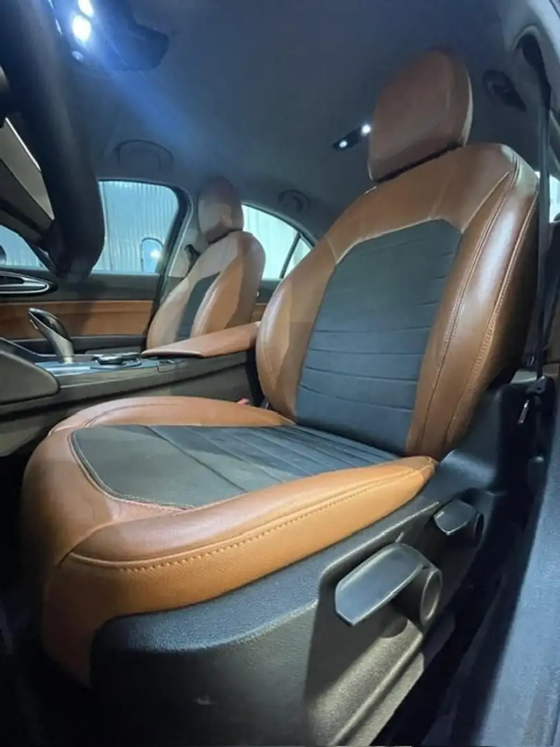 Alfa Romeo Giulia Giulia 2.2 Turbodiesel 180 CV AT8 Business Sport L Bleu - 2