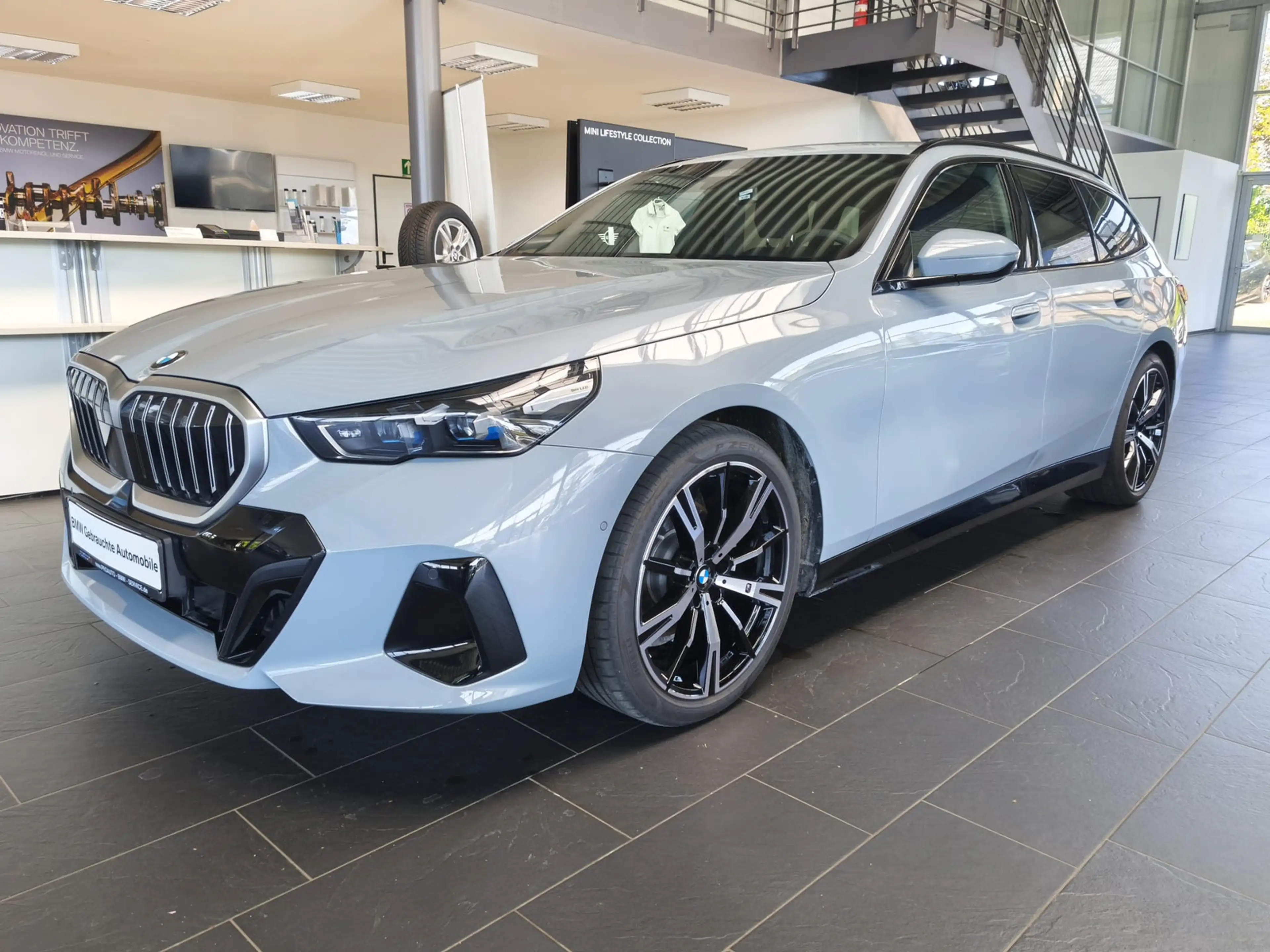 BMW 520 d Tour. xDrive M Sport AHK/RFK/H&K/ACC/20" — photo 3