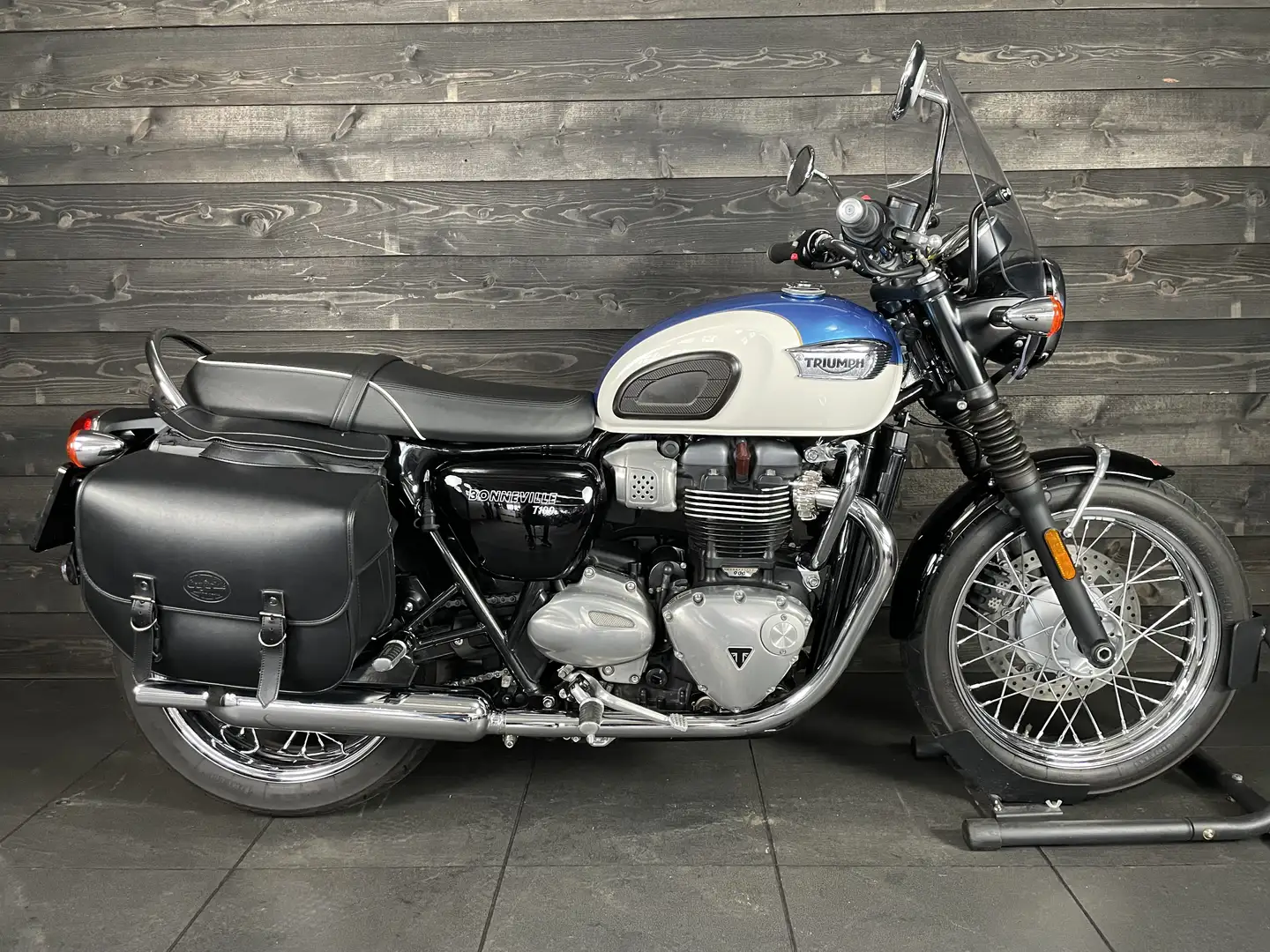 Triumph Bonneville T100 Wit - 1