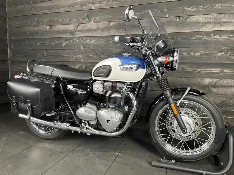 Triumph Bonneville T100 - foto 2