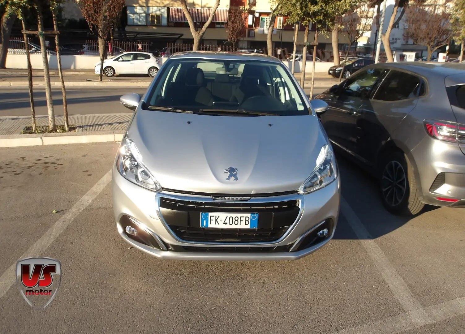 Peugeot 208 BlueHDi 75 S&S 5 porte Active Zilver - 2