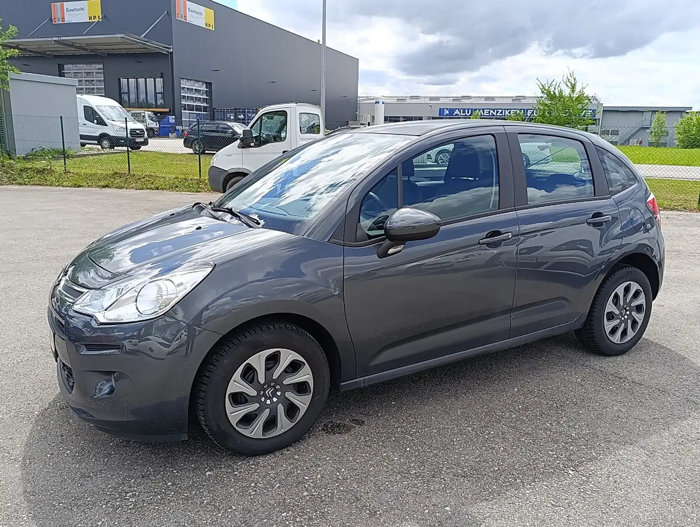 Citroen C3 PureTech 82 5-Gang-Manuell Feel Grau - 2