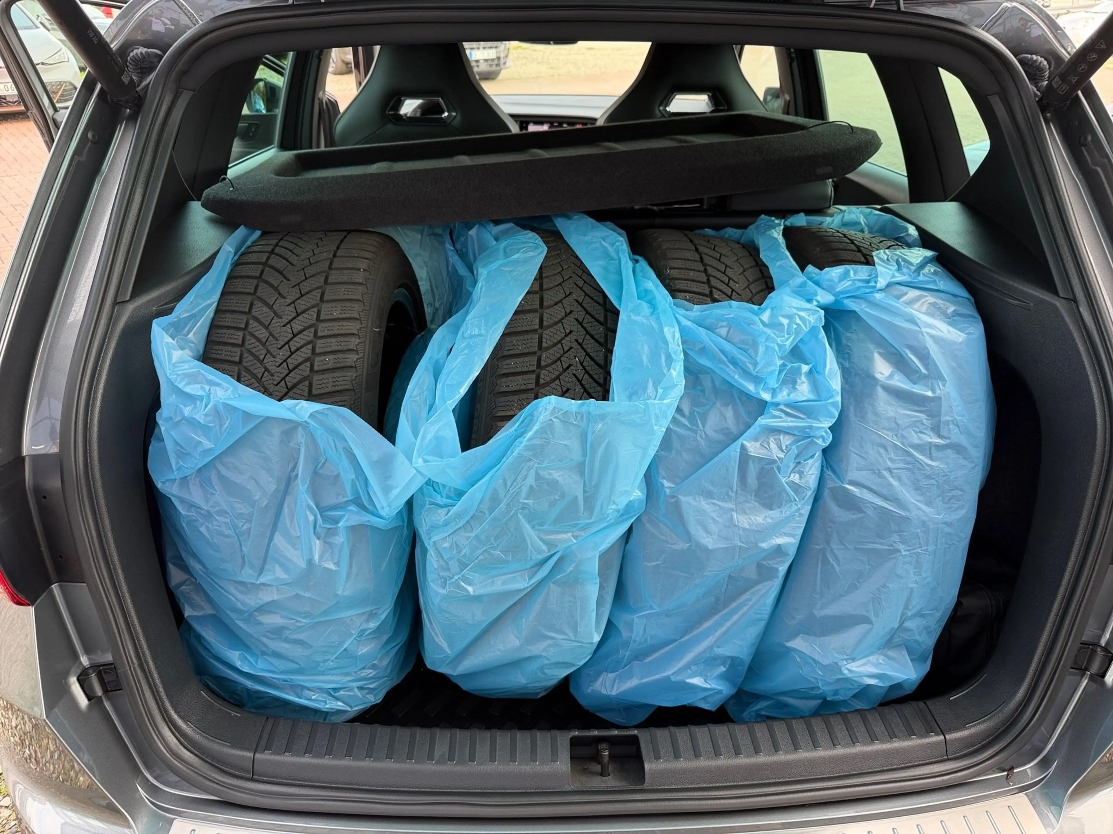 SEAT Ateca 1.5 TSI DSG+ACC+AUT+LED+Navi+Virtual+360 — photo 13