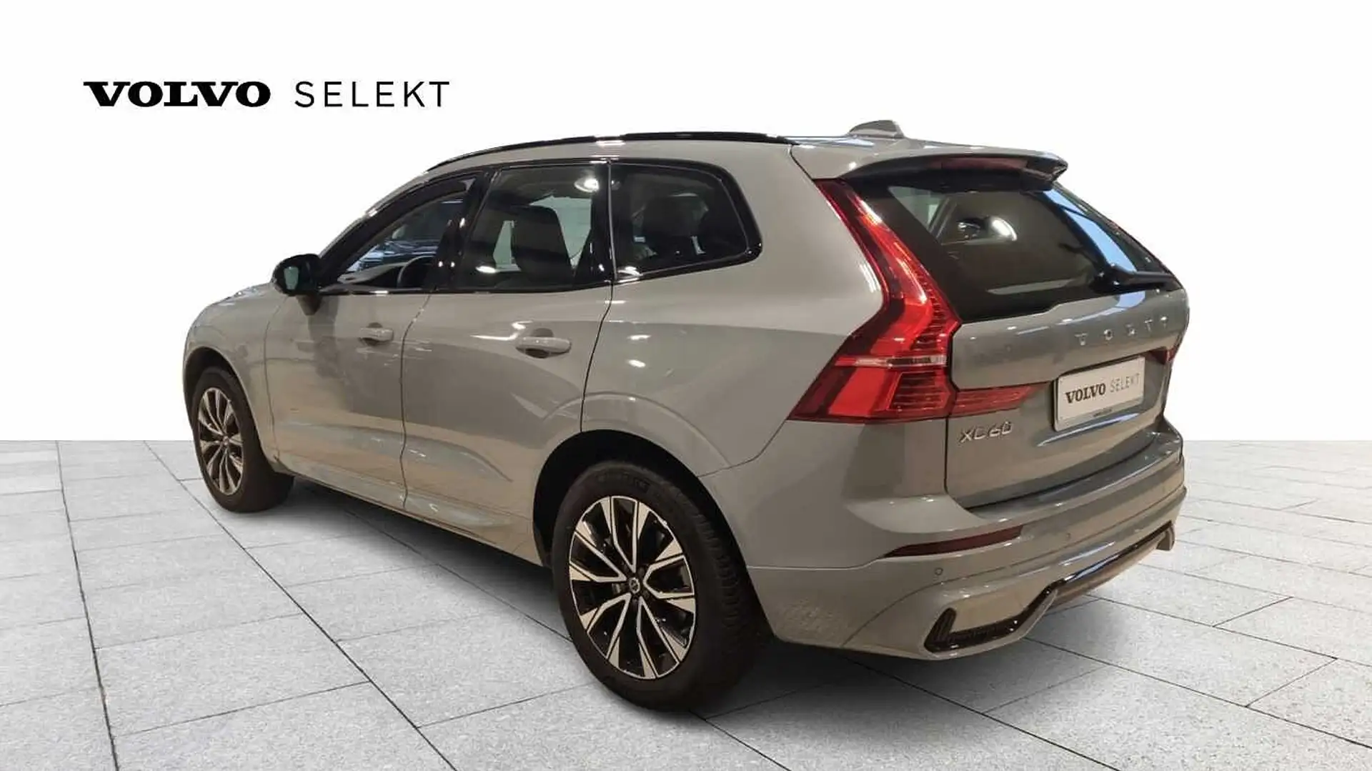 Volvo XC60 B4 Mild hybrid, Benz, Dark plus !3 jaar waarborg! Grijs - 2