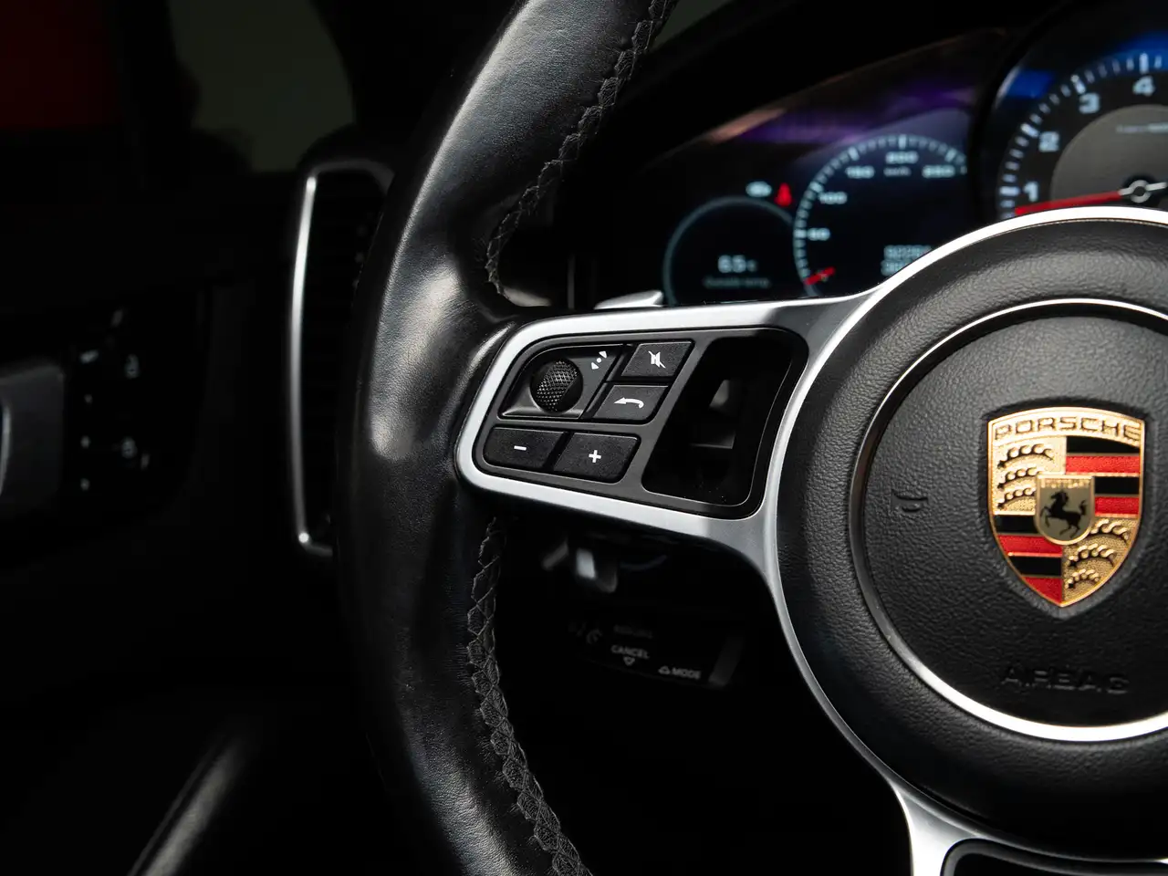 Porsche Cayenne снимка Porsche Cayenne